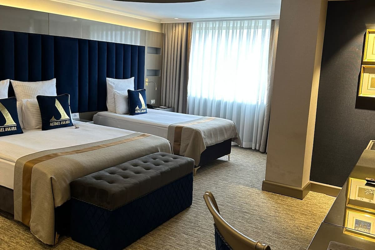 Grand Premier Suite | Frette Italian sheets, premium bedding, minibar, in-room safe
