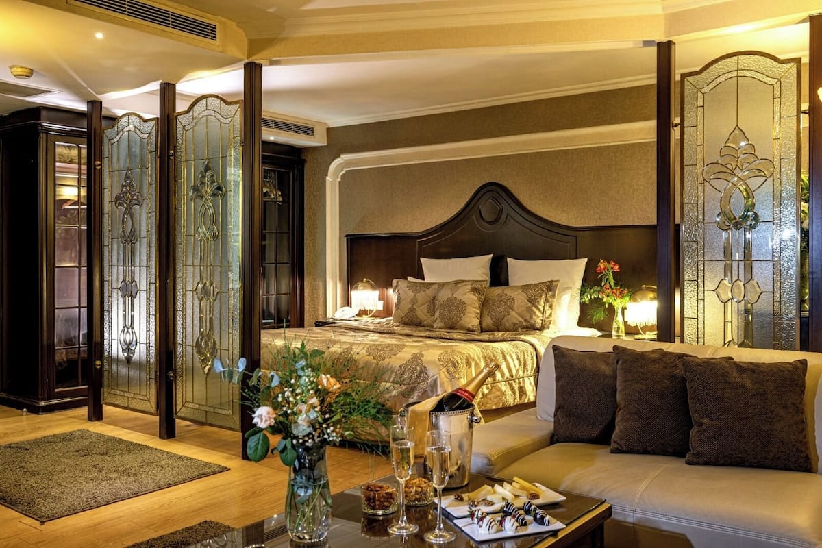 Draps italiens Frette, literie de qualité supérieure, minibar