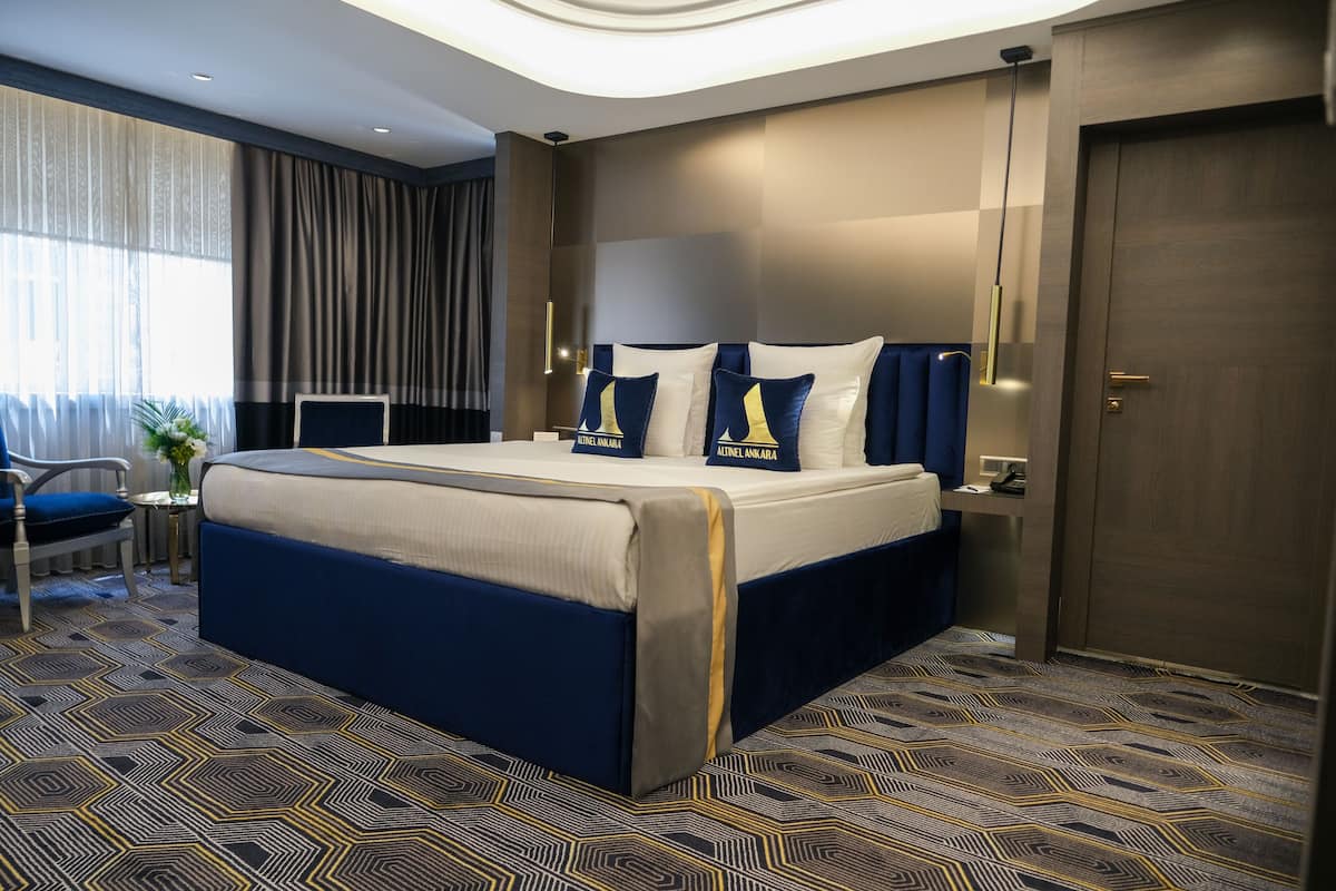 Comfort Suite, 1 Double Bed | Frette Italian sheets, premium bedding, minibar, in-room safe