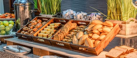 Petit déjeuner préparé à la commande compris tous les jours
