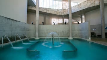 Sauna, hot tub, steam room, hot springs/mineral springs