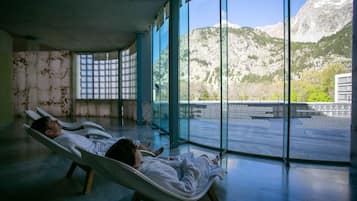 Sauna seca, banheira de hidromassagem, sauna a vapor
