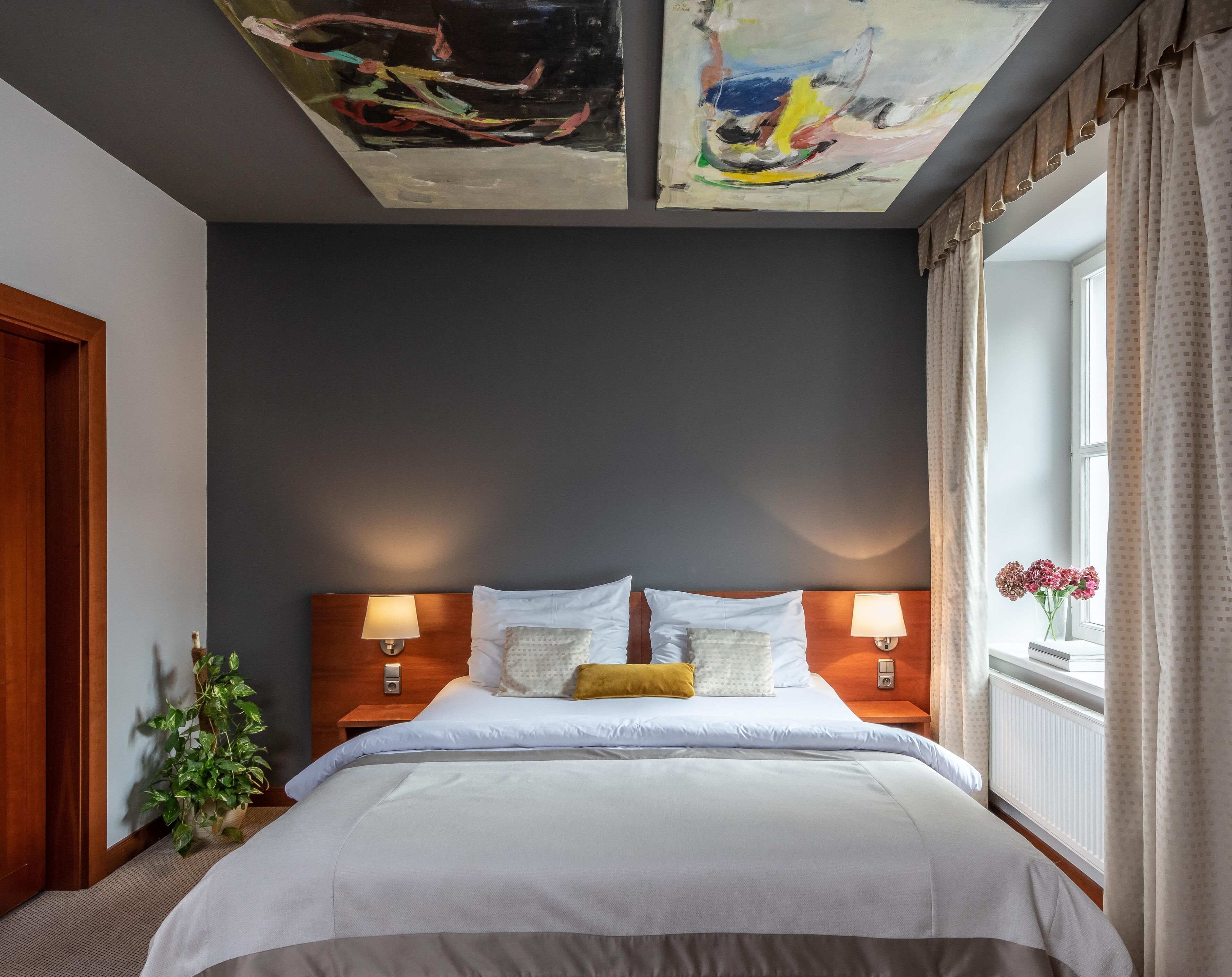 deluxe double room | hypo-allergenic bedding, in-room safe, desk, iron/ironing board