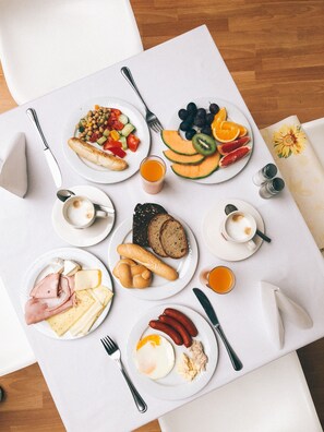 Gratis morgenmadsbuffet hver dag