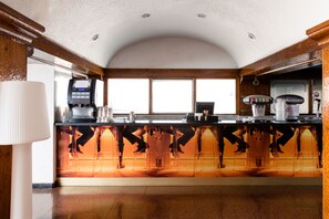 Snack bar