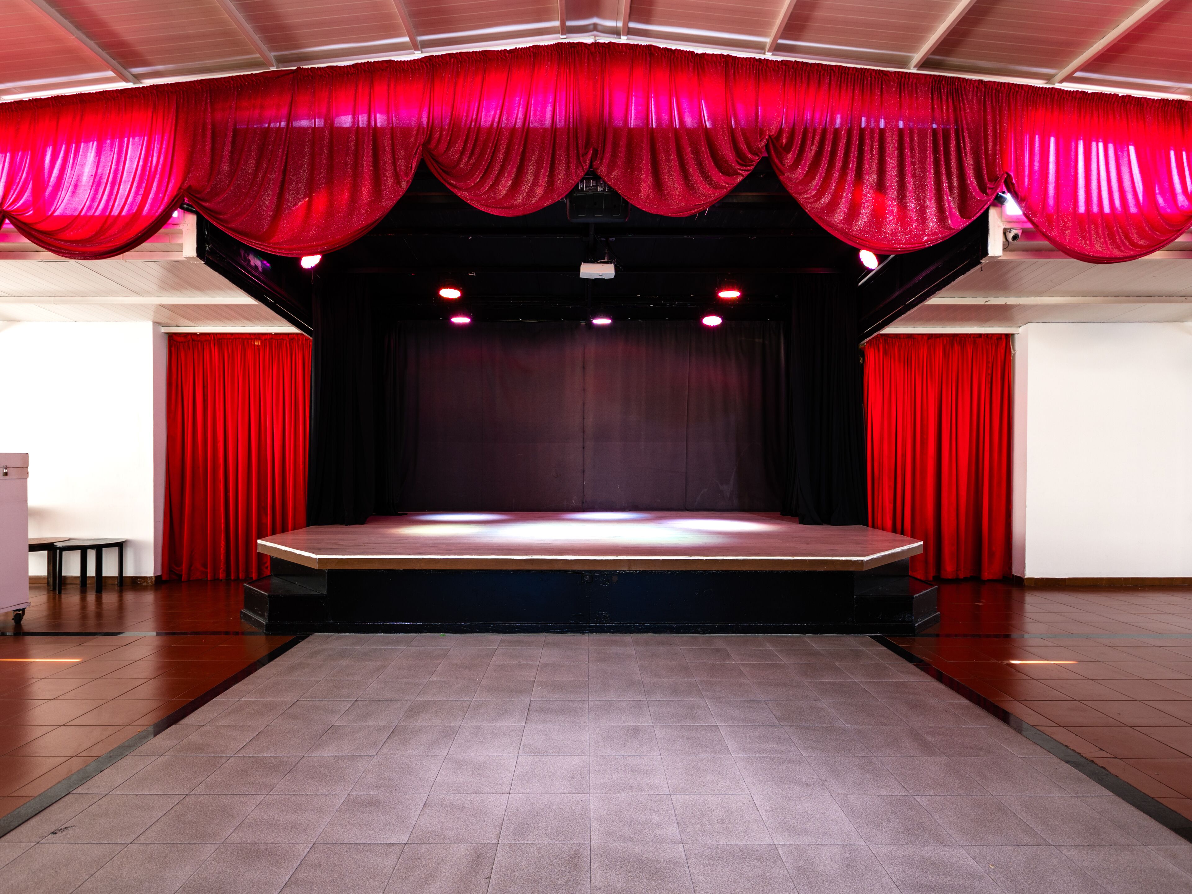 Pertunjukan teater