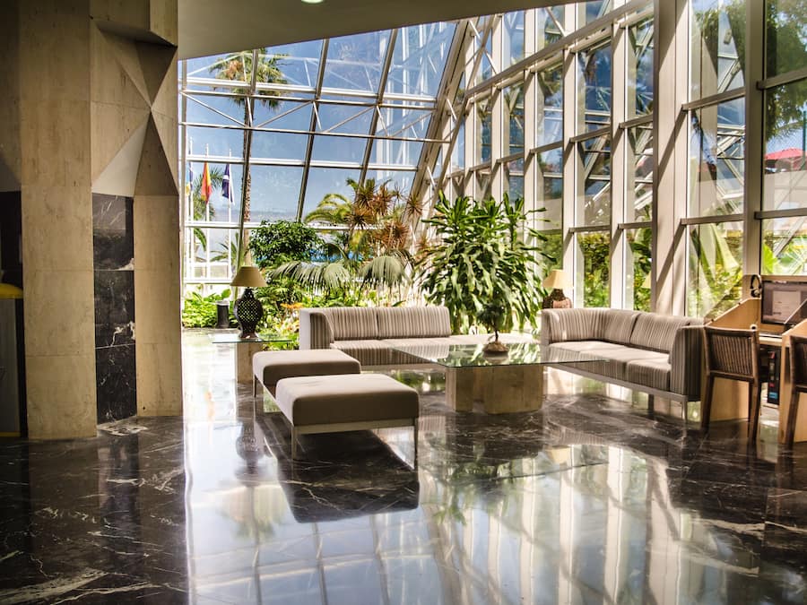 3 bares/lounges, bar ao lado da piscina