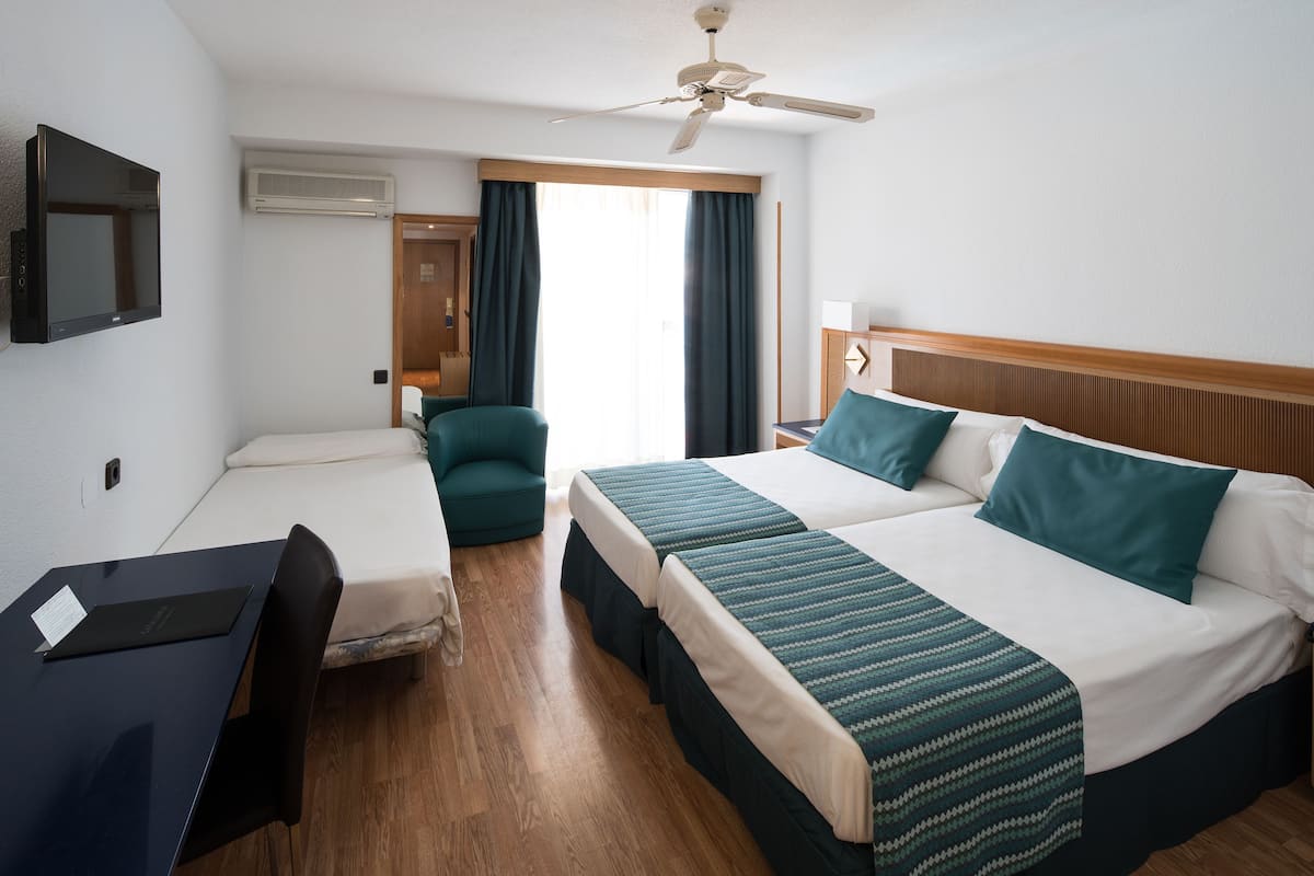 Minibar, in-room safe, blackout curtains, free WiFi