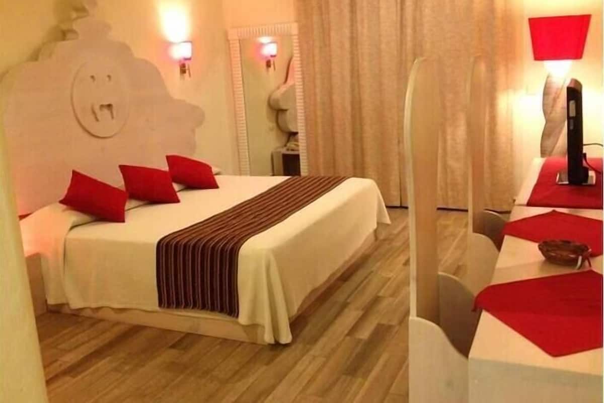 In-room safe, free cribs/infant beds, free WiFi, bed sheets