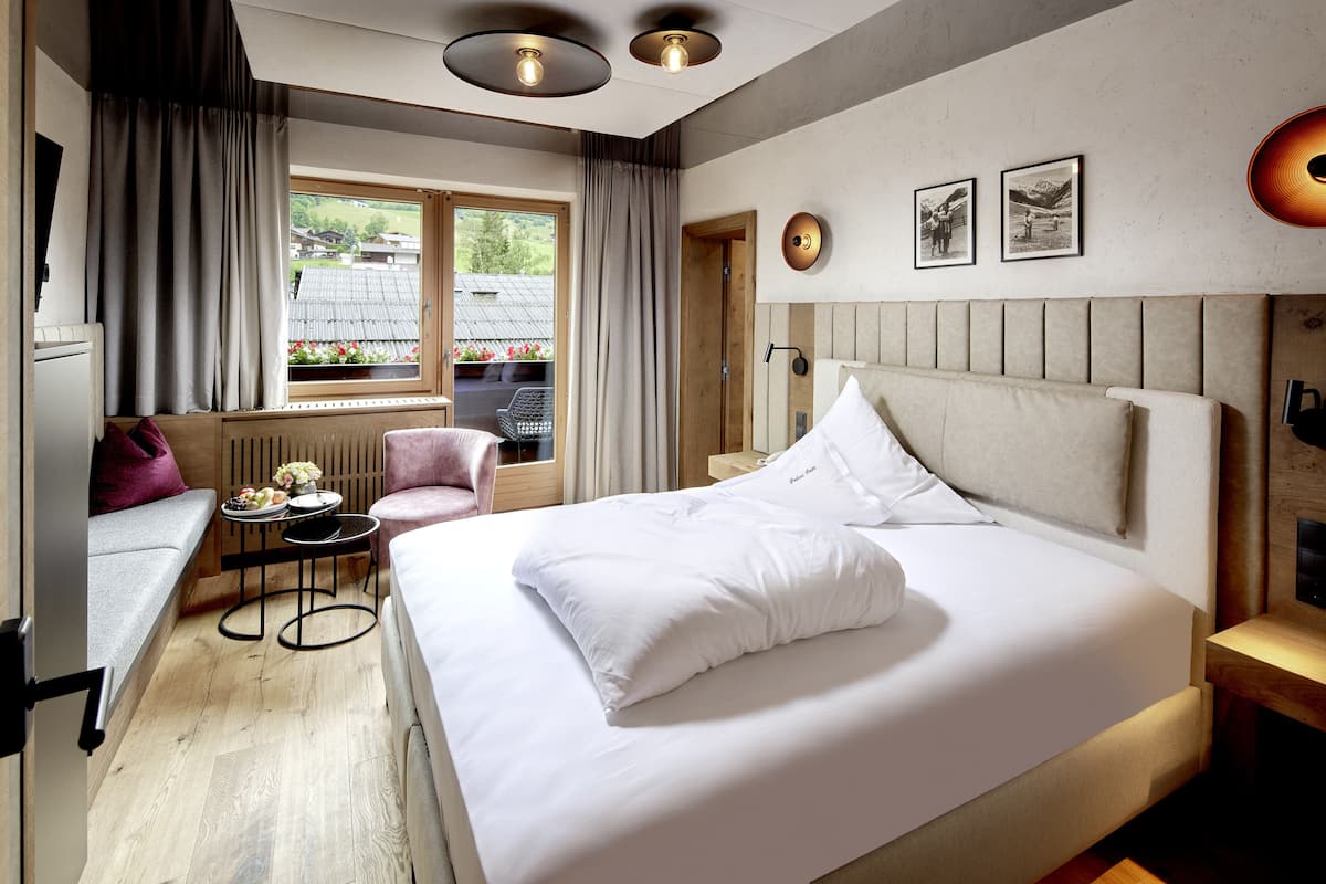 Single Room, Balcony, Mountain View (Kartnall) | 1 bedroom, hypo-allergenic bedding, minibar, in-room safe
