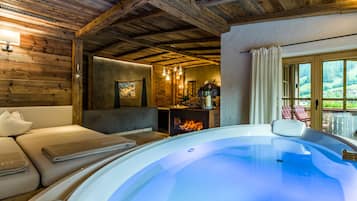 Indoor spa tub