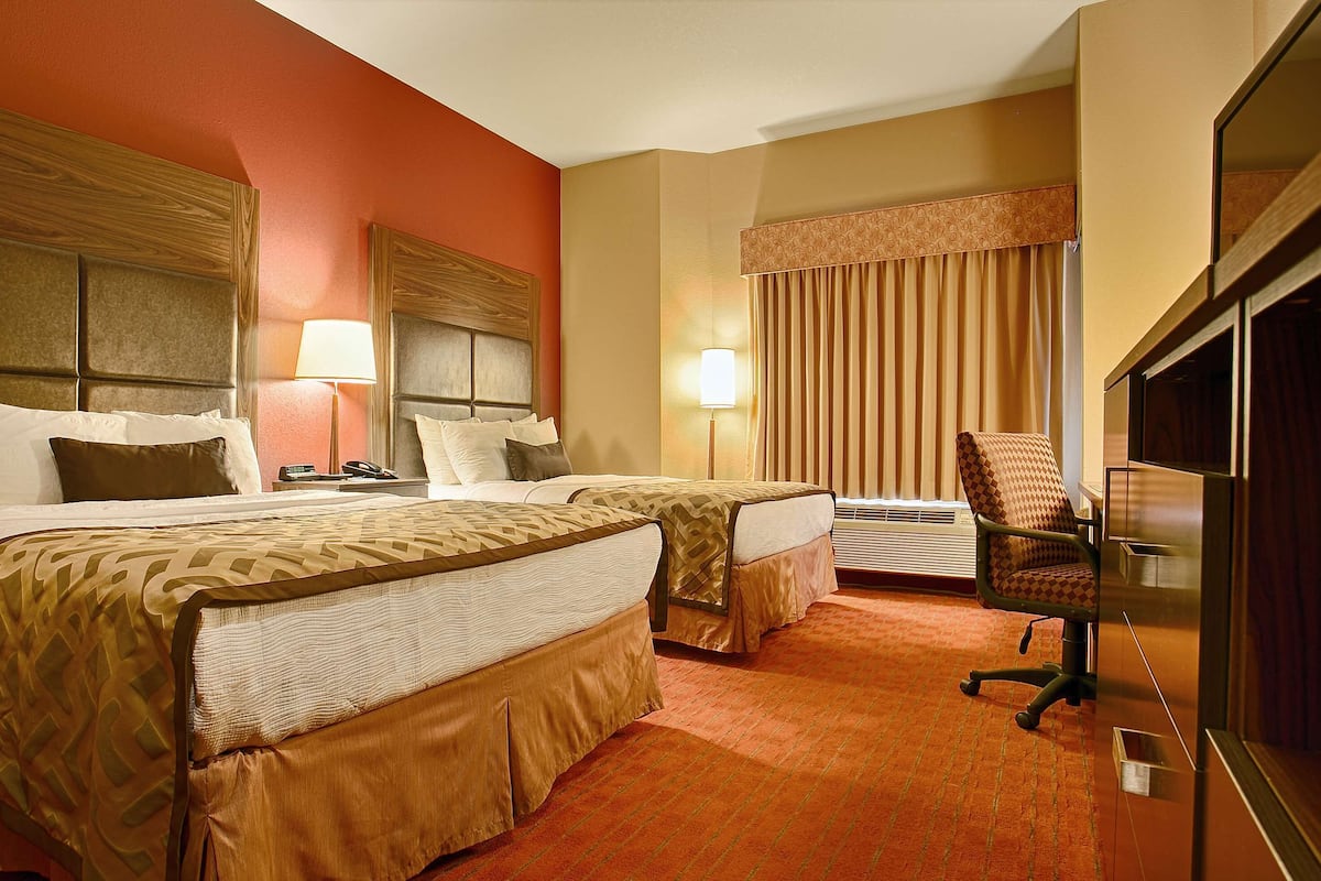In-room safe, desk, laptop workspace, blackout curtains