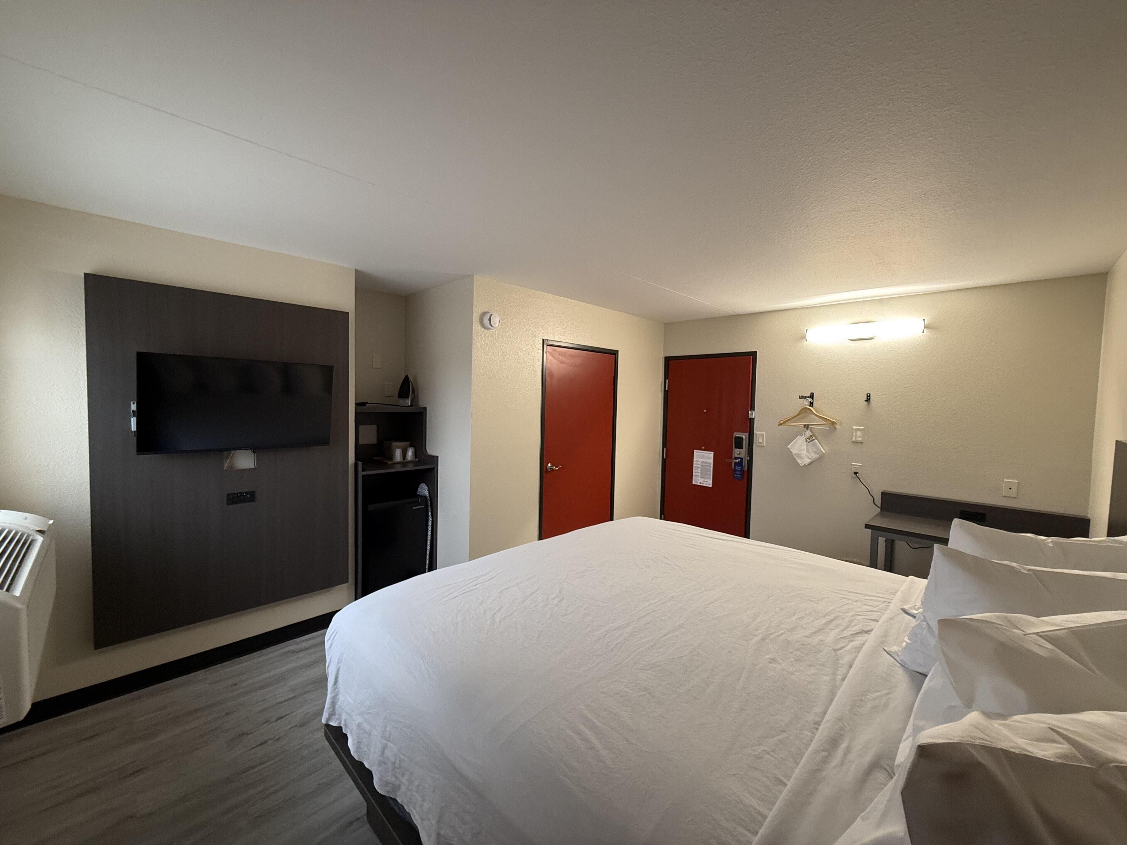 Desk, iron/ironing board, cots/infant beds, free WiFi
