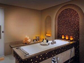 Couples treatment rooms, steam room, Turkish bath, body treatments - Mövenpick Hotel Bahrain (Muharraq)