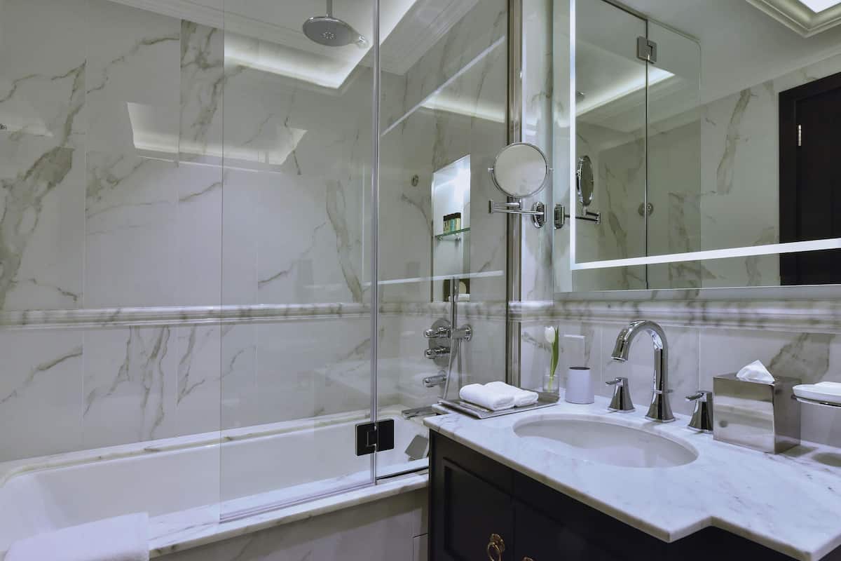 Rainfall showerhead, eco-friendly toiletries, hair dryer, bathrobes
