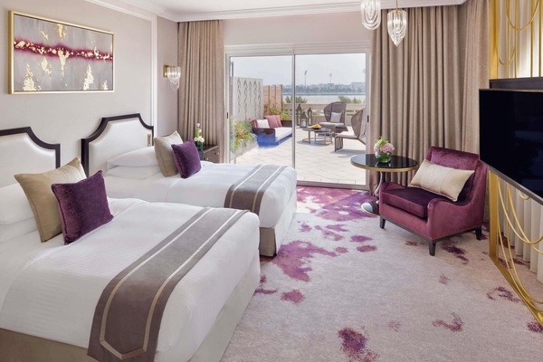 Ambassador Suite | Ropa de cama de alta calidad, edredones de plumas, minibar y caja fuerte