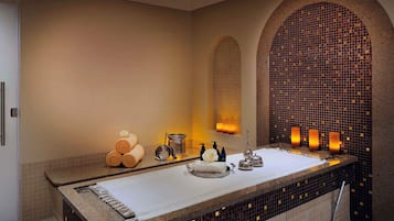 Salas para tratamentos a dois, sauna a vapor, banho turco/hammam