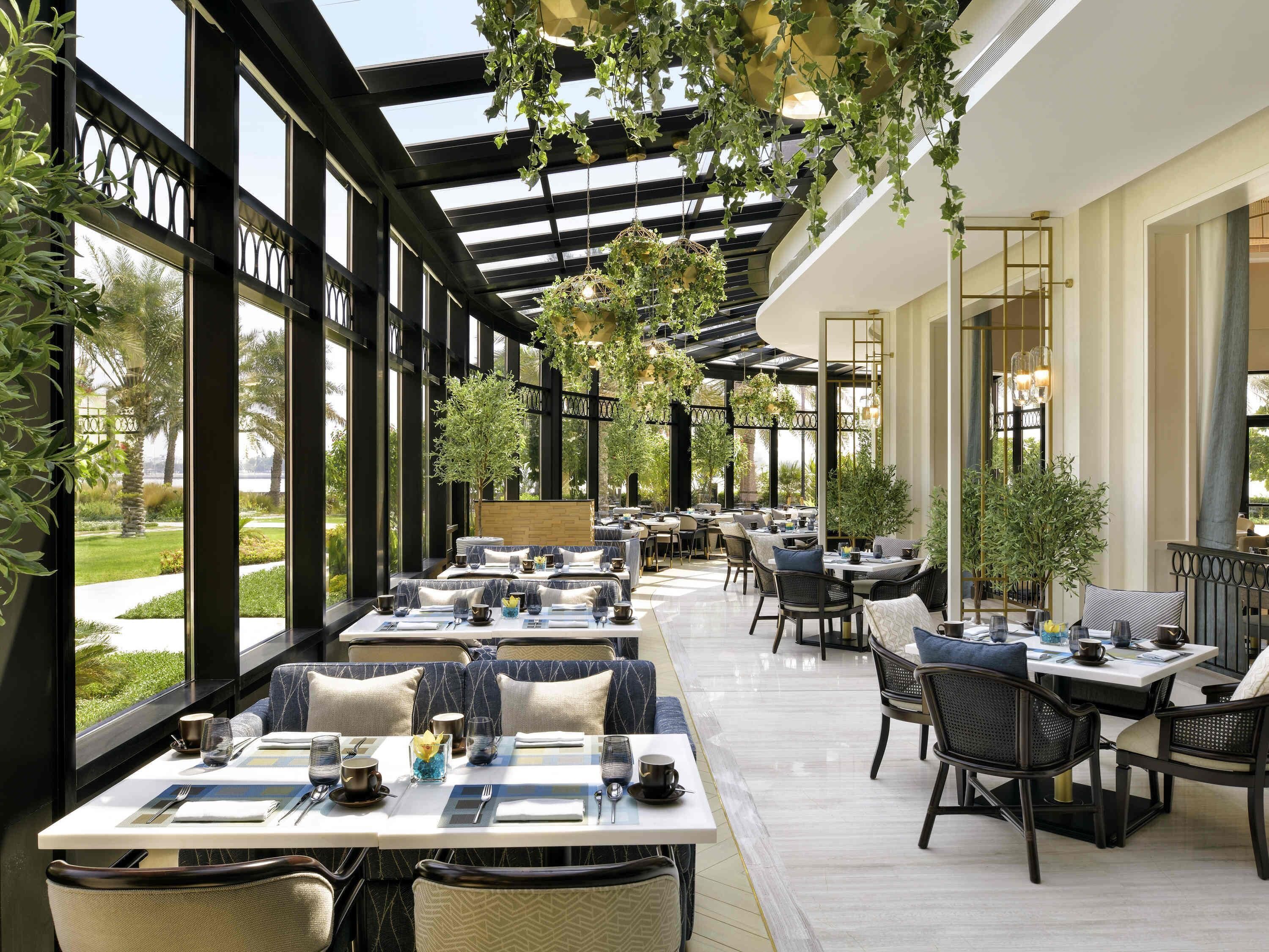 Desayuno buffet diario (BHD 12.6 por persona)