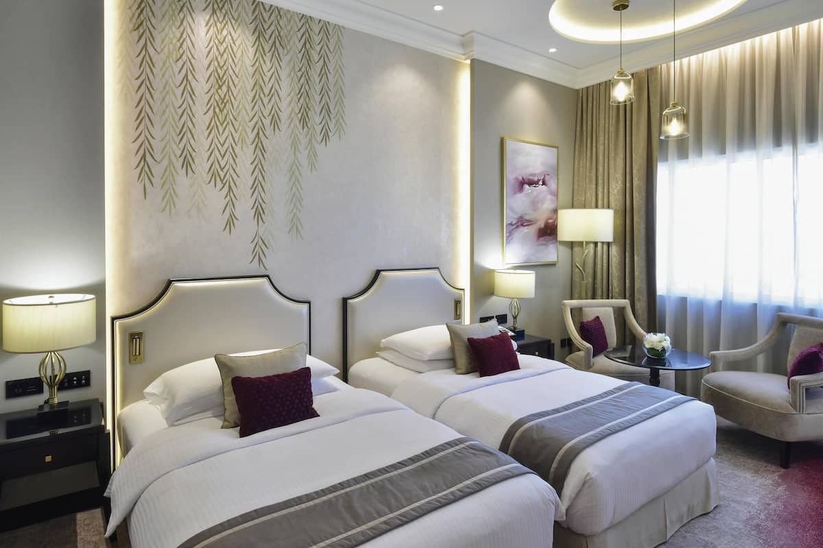 Tomannsrom – superior, 2 enkeltsenger | Sengetøy av topp kvalitet, dundyner, minibar og safe på rommet