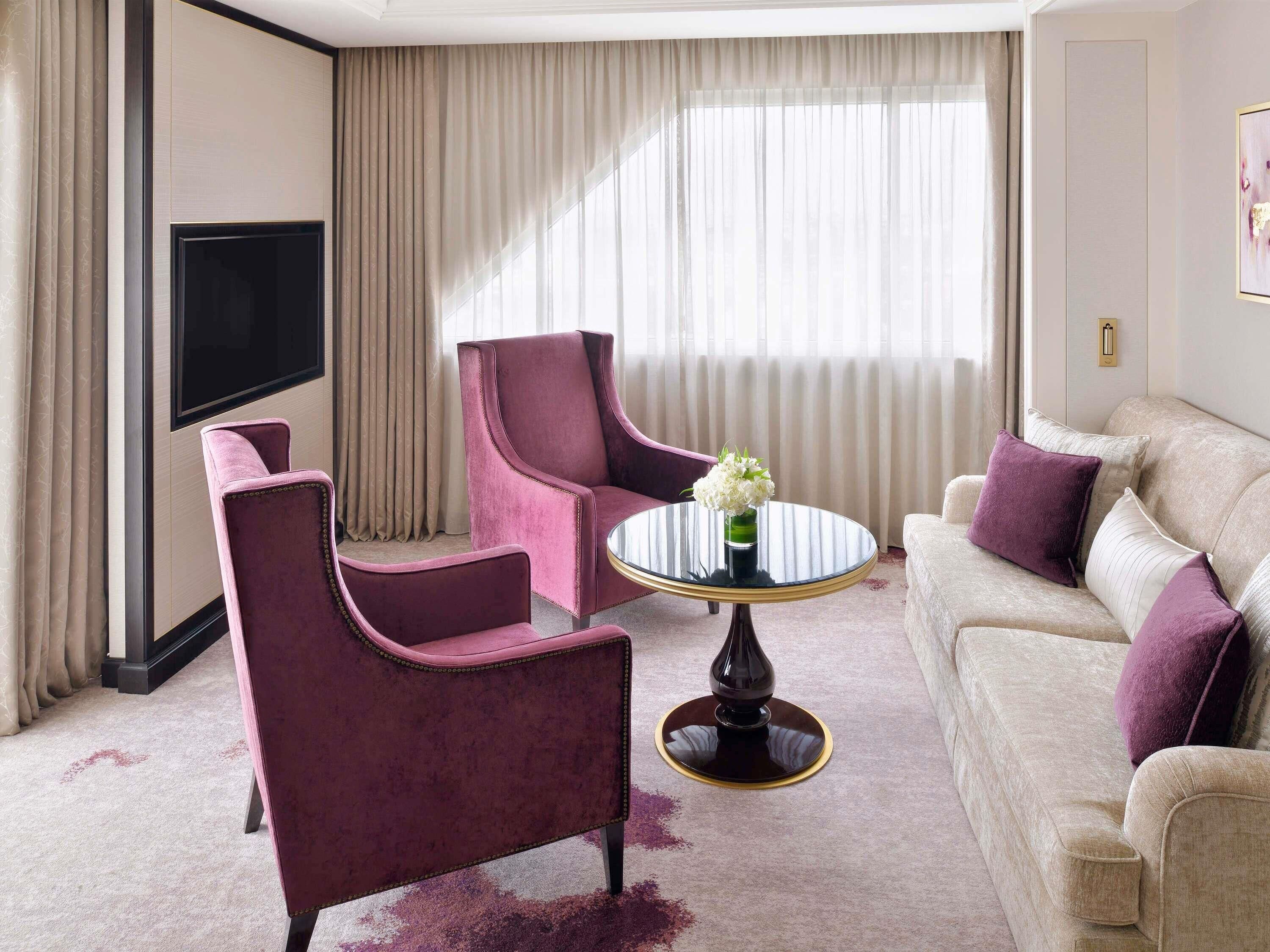Premium bedding, down duvets, minibar, in-room safe