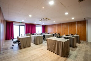 Meeting facility - Le M & Spa Bordeaux Aéroport by Hôtels & Préférence (Merignac)