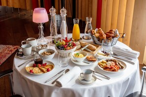 Daily buffet breakfast (EUR 19 per person)