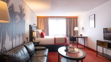 Schreibtisch, schallisolierte Zimmer, Bügeleisen/Bügelbrett