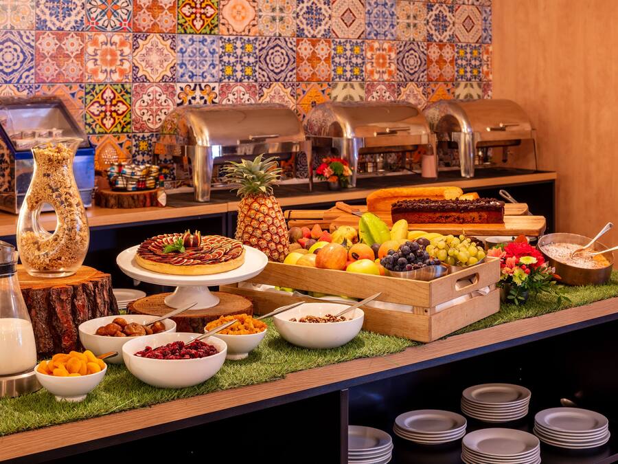 Café da manhã com buffet diário (EUR 19 por pessoa)