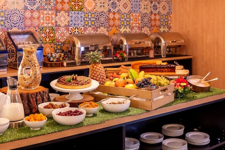 Daily buffet breakfast for a fee. Le M & Spa Bordeaux Aéroport by Hôtels & Préférence