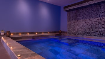 Couples treatment room(s), steam room, Turkish bath/hammam