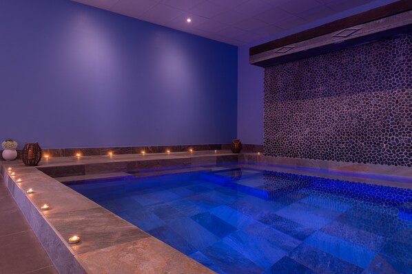 Couples treatment rooms, steam room, Turkish bath, body treatments