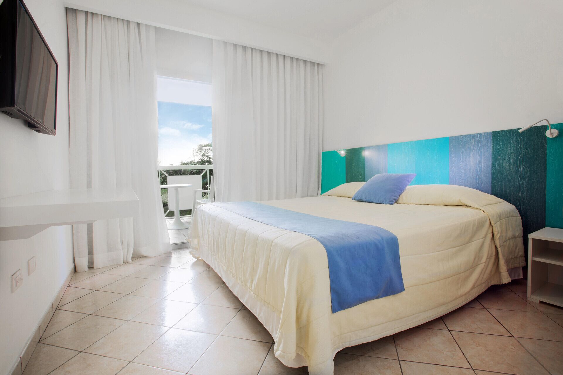 Minibar, safe på rommet og individuelt dekorert