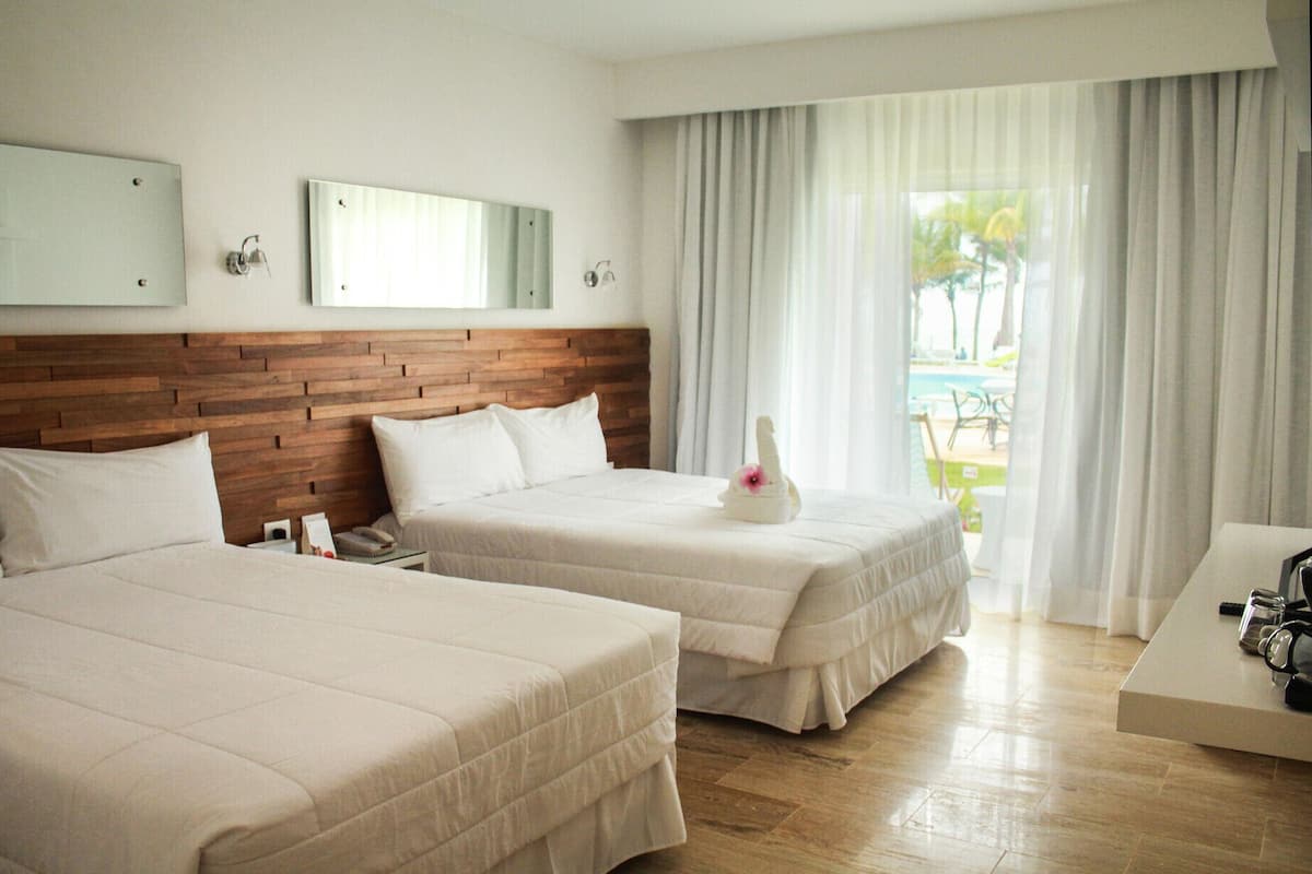 Frigobar, cofres nos quartos, individualmente decorados