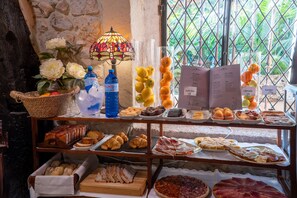 Daily buffet breakfast (EUR 15 per person)