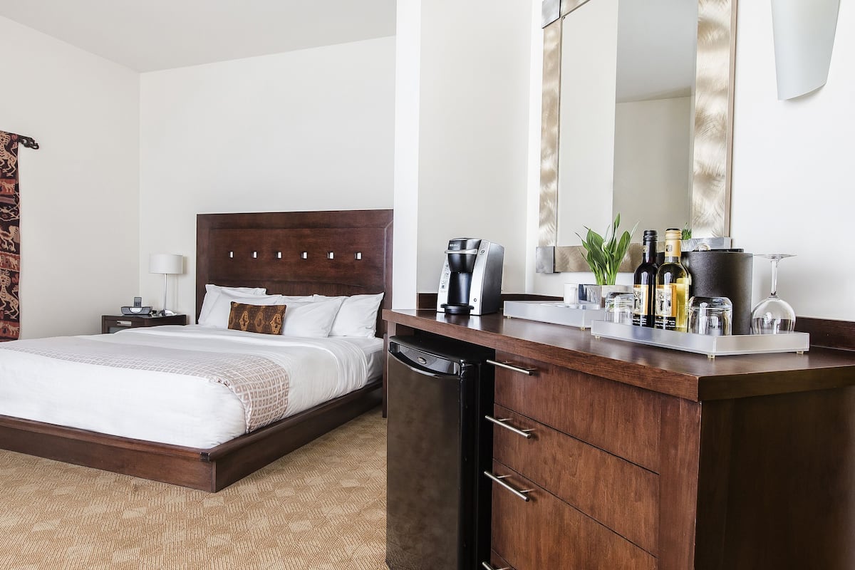 Premium bedding, pillowtop beds, in-room safe, desk