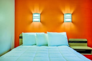 Deluxe-Zimmer, 1 Queen-Bett, barrierefrei, Nichtraucher | Kostenloses WLAN, Bettwäsche