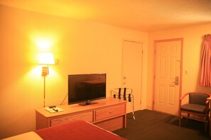 Habitació, 1 llit de matrimoni, no fumadors | Cortines opaques, planxa i posts de planxar i wifi gratuïta 