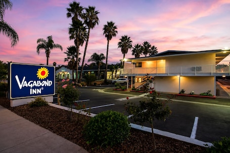 Exterior. Vagabond Inn Santa Barbara