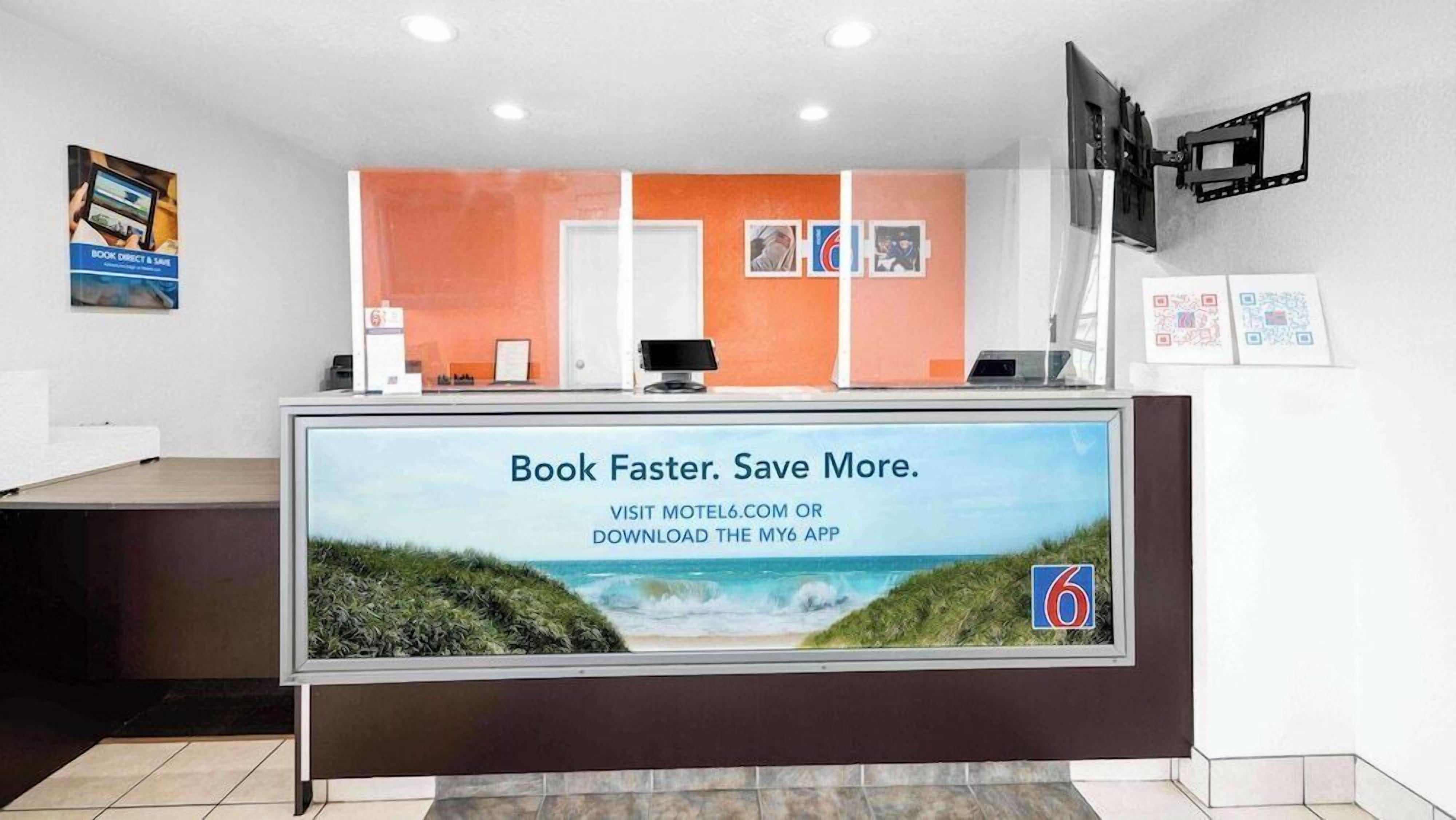 Foto - Motel 6 Monterey, CA