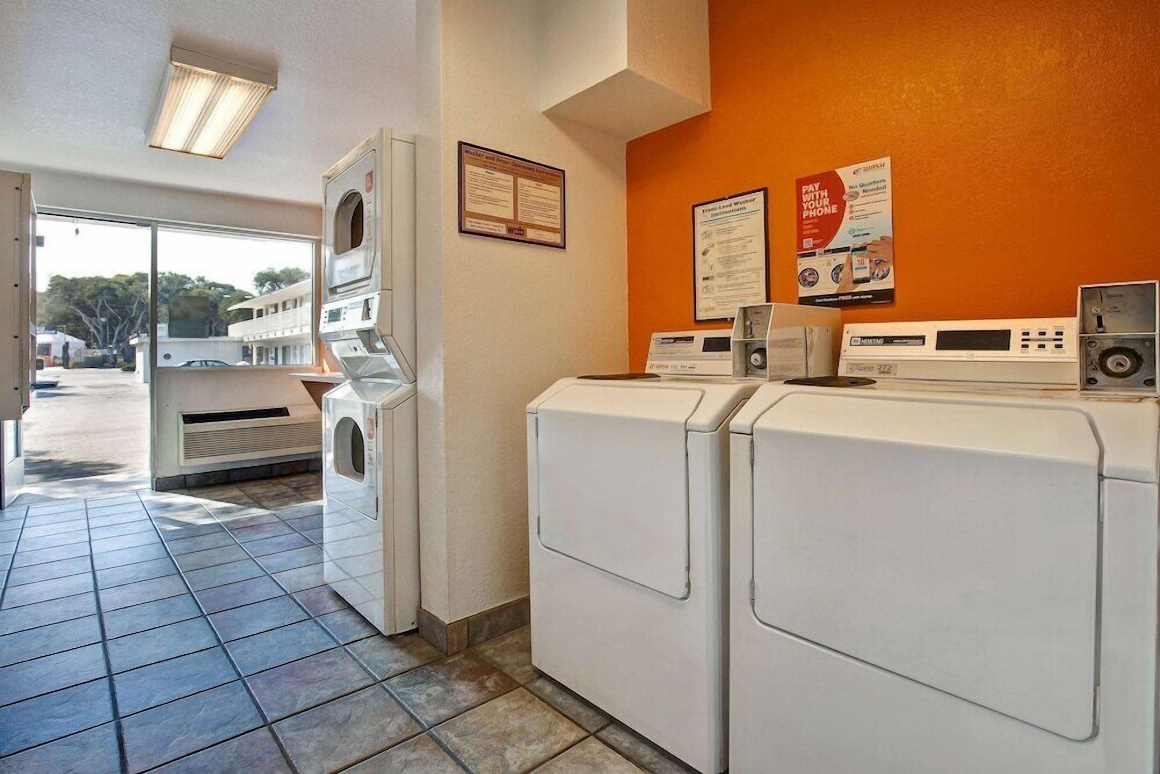 Foto - Motel 6 Monterey, CA