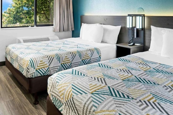 WiFi (free), bed sheets