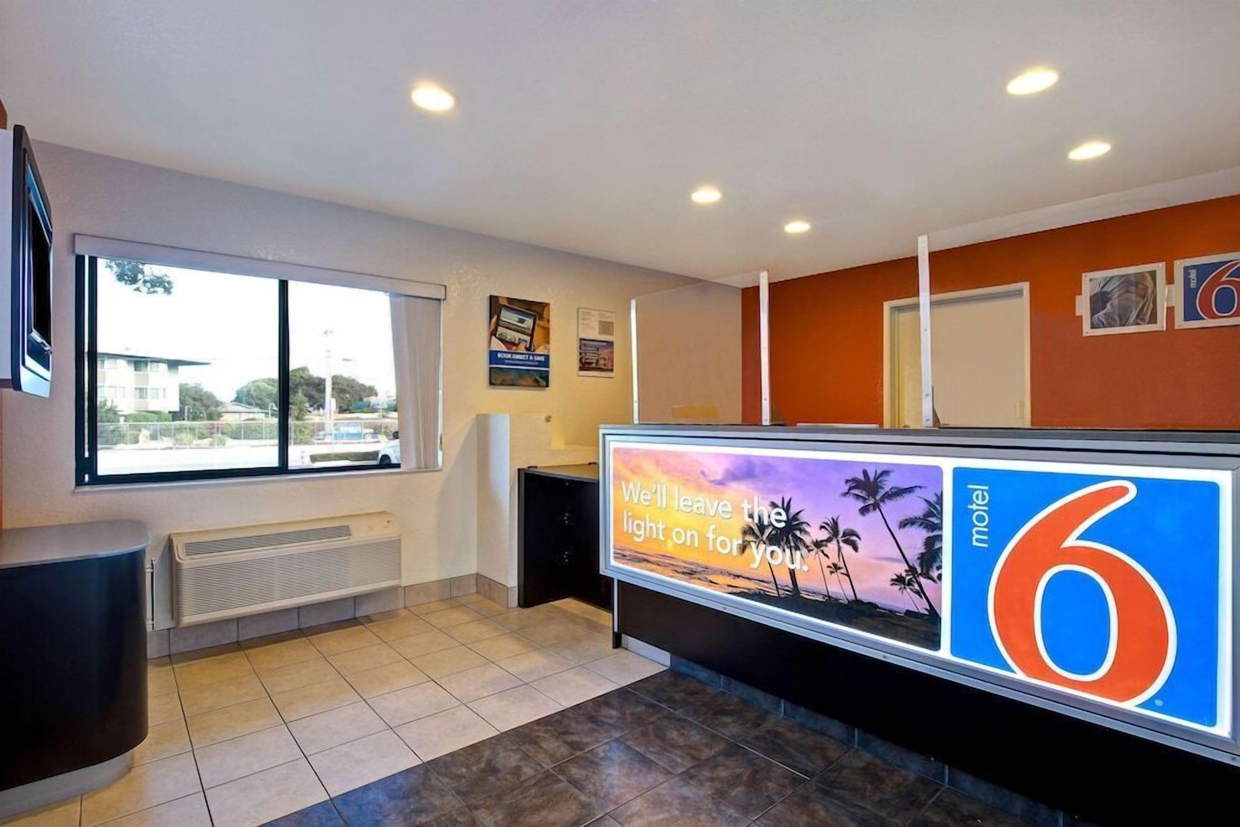 Foto - Motel 6 Monterey, CA