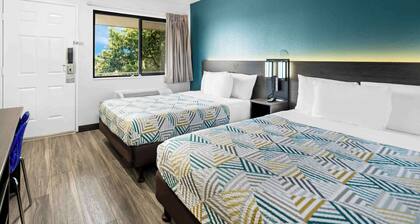 Motel 6 Monterey, CA