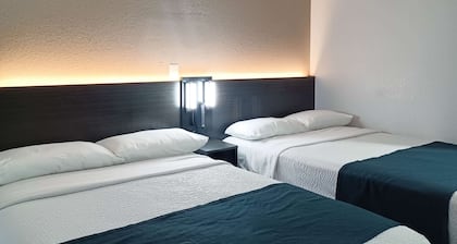 Motel 6 Fresno, CA - Blackstone North