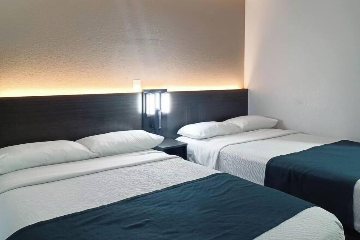 Desk, laptop workspace, iron/ironing board, free WiFi