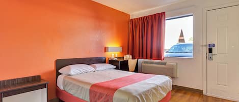 Combined shower/bathtub, hair dryer, towels