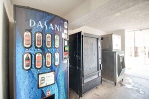 Vending machine - Motel 6 Phoenix East (Phoenix)