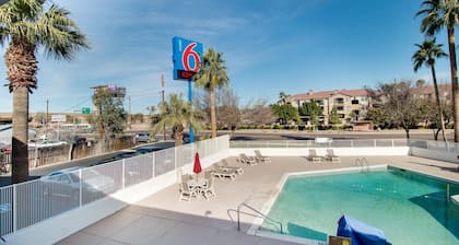 Motel 6 Phoenix East