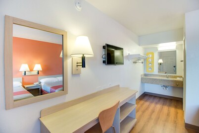 Motel 6 Phoenix East