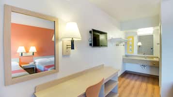 Combined shower/tub, towels, soap, shampoo